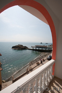 Круглогодичный отдых в Крыму в 8 метрах от моря гостиница Санта Барбара (Утес) - Изображение #1, Объявление #534304